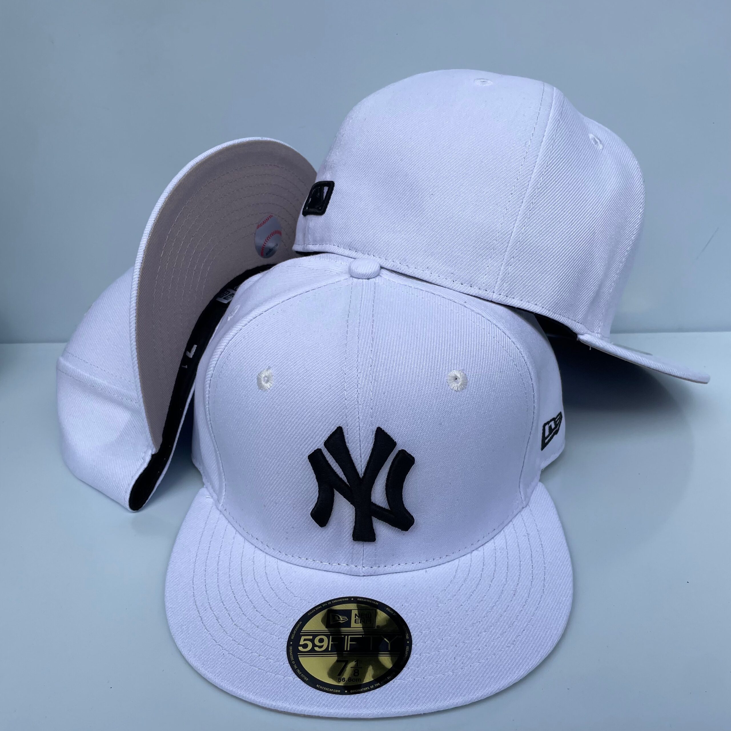 28 New York Yankees CCAA2601-01-109 AA Classic Fitted Cap 109 USD8.48 - Image 1