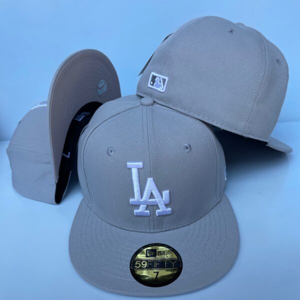 Los Angeles Dodgers CCAA2601-02-075 AA Classic Fitted Cap 075 USD8.48