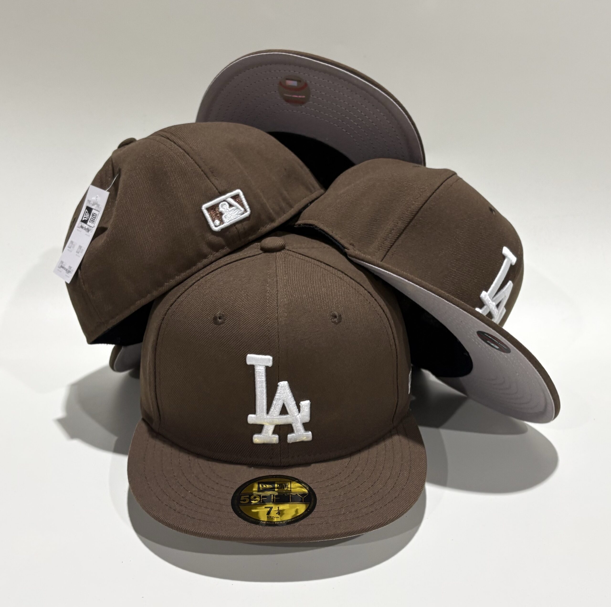 80 Los Angeles Dodgers CCAA2601-02-080 AA Classic Fitted Cap 080 USD8.48 - Image 1
