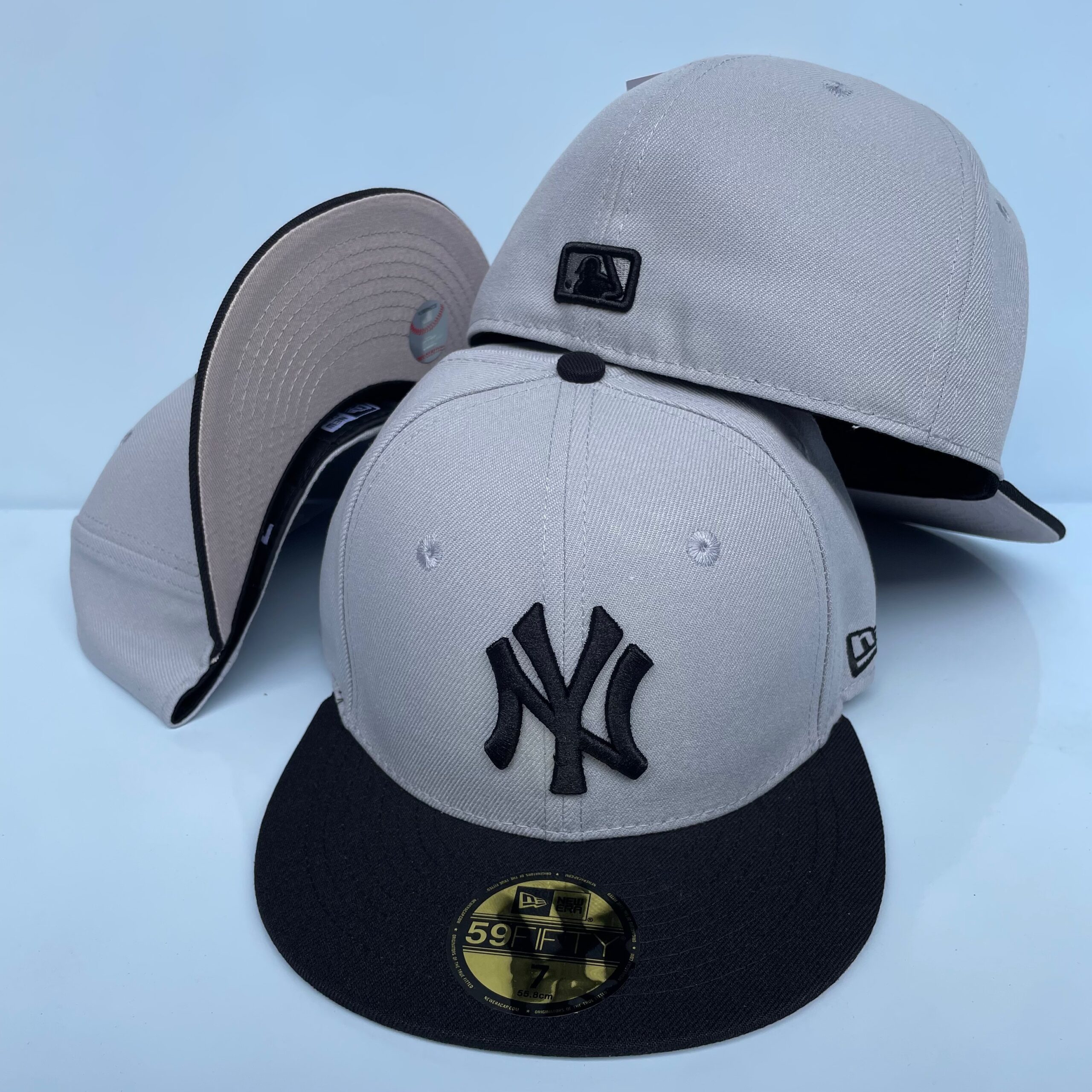 121 新纪元 New York Yankees CCAA2601-01-121 AA Classic Fitted Cap 121 USD8.48 - Image 1