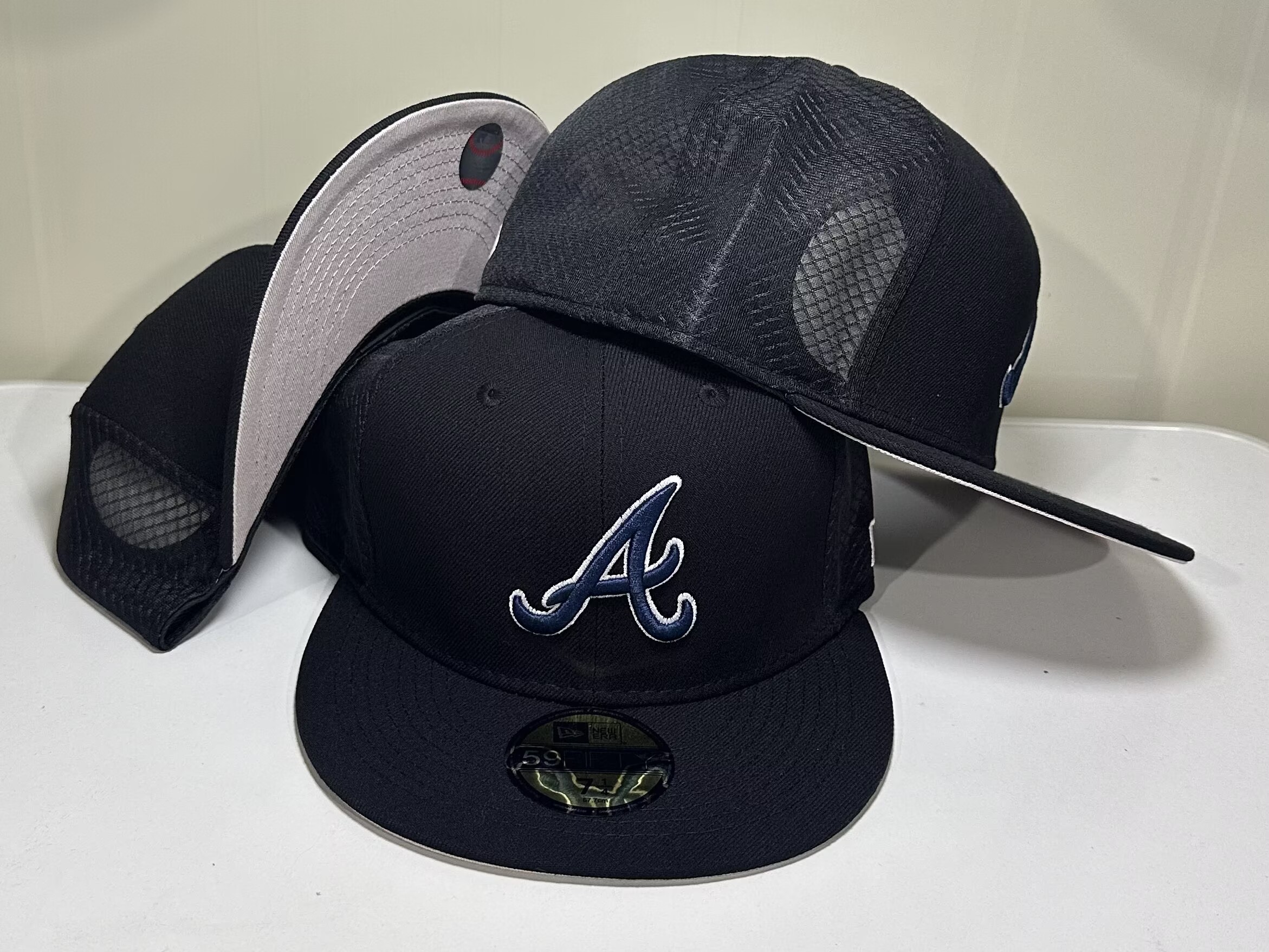 150 coco Atlanta Braves CCAA2601-06-150 AA Classic Fitted Cap 150 USD8.48 - Image 1