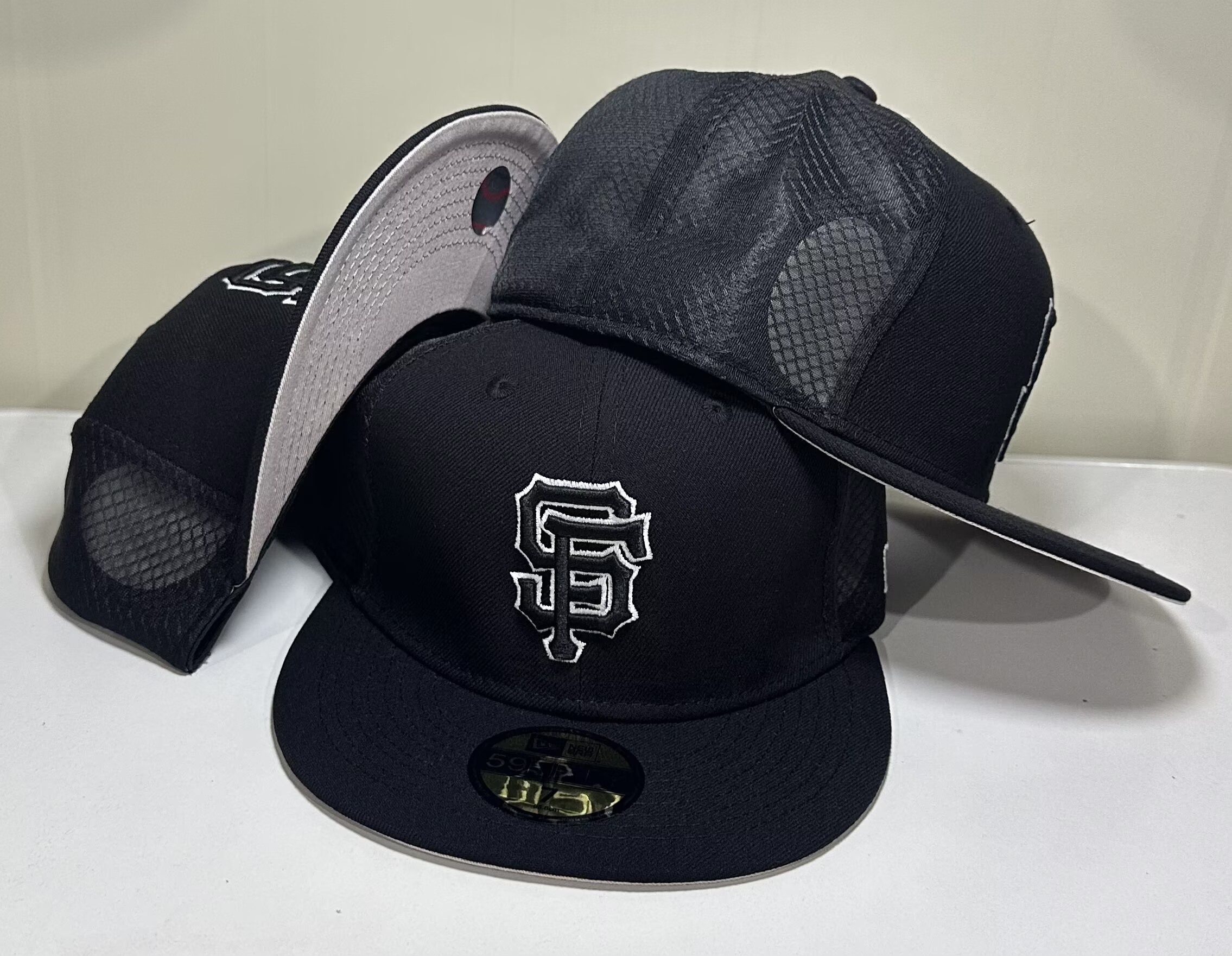 150 coco San Francisco Giants CCAA2601-27-150 AA Classic Fitted Cap 150 USD8.48 - Image 1