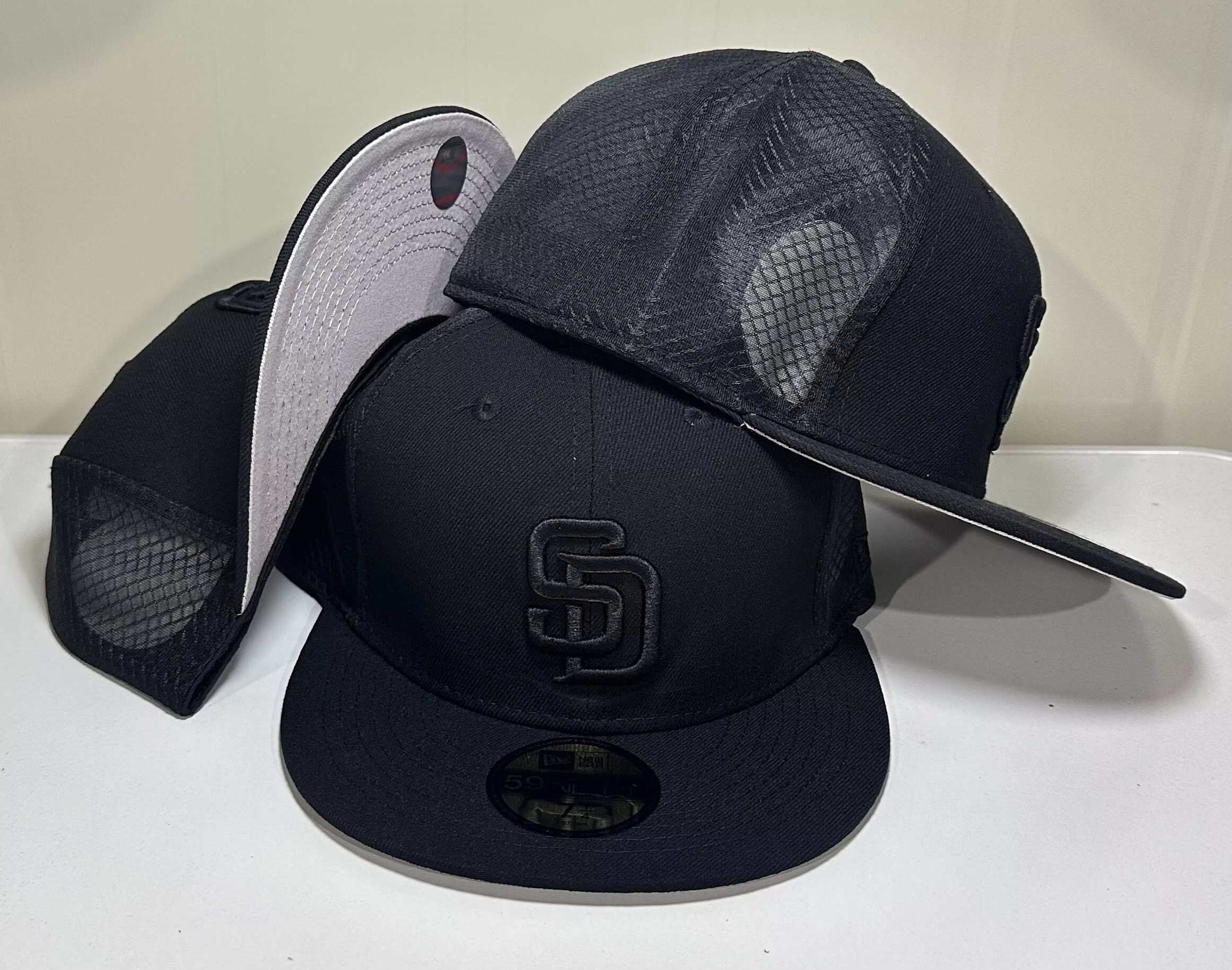 152 Coco San Diego Padres CCAA2601-28-152 AA Classic Fitted Cap 152 USD8.48 - Image 1