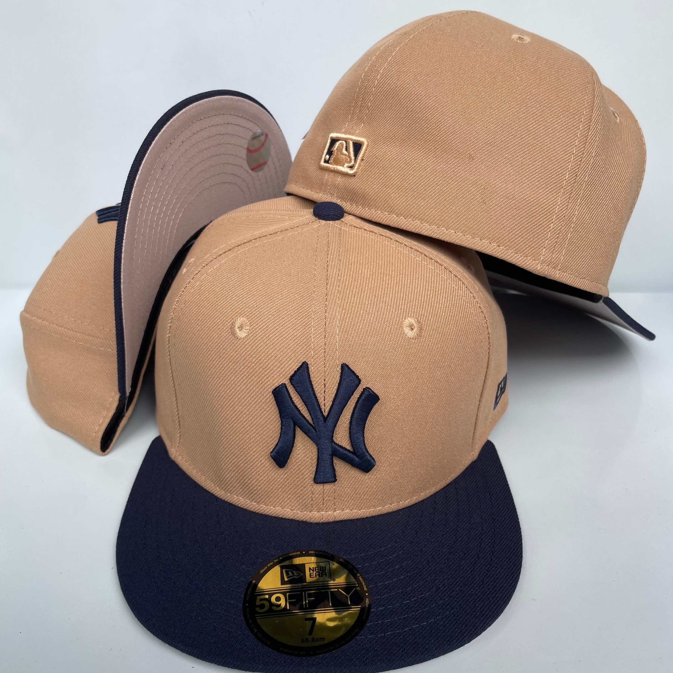 126 New York Yankees CCAA2601-01-126 AA Classic Fitted Cap 126 USD8.48 - Image 1
