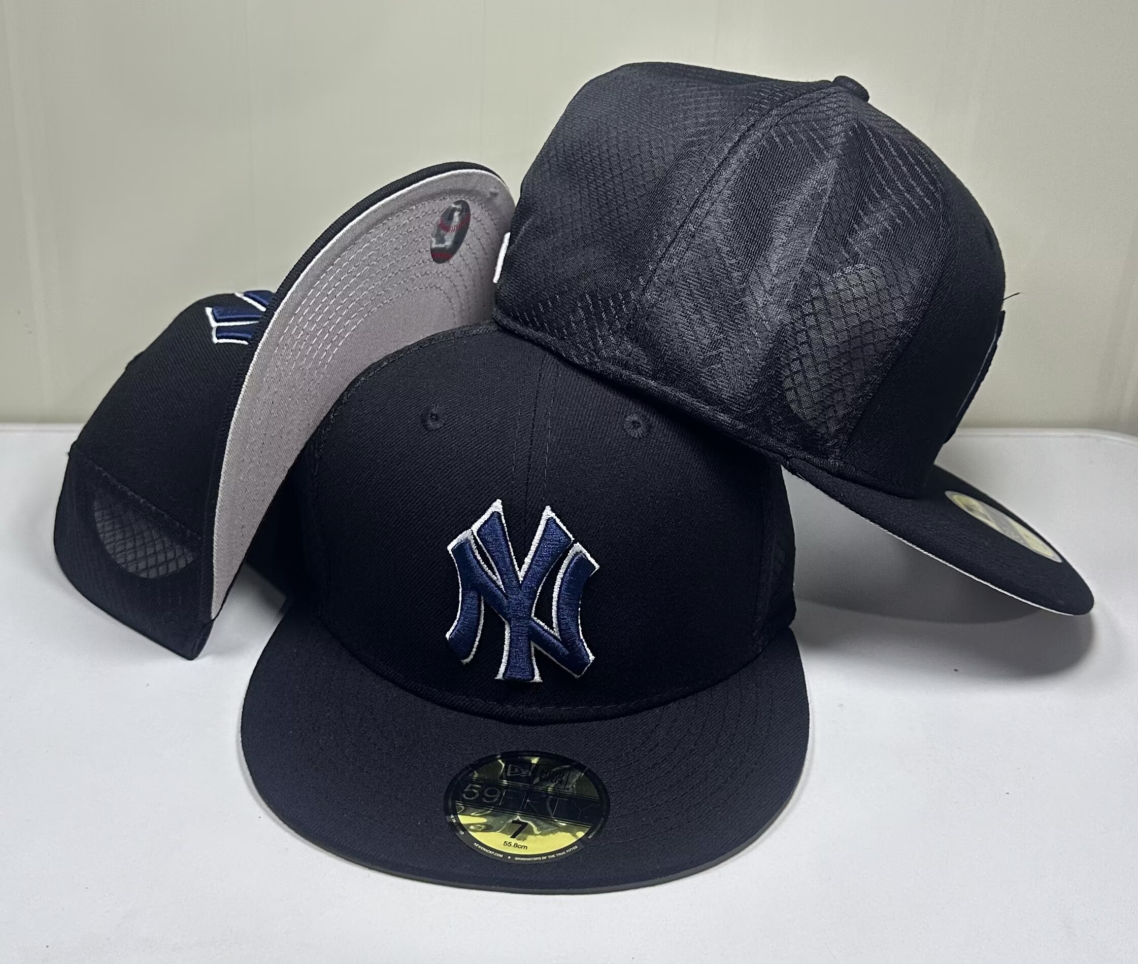 153 Coco New York Yankees CCAA2601-01-153 AA Classic Fitted Cap 153 USD8.48 - Image 1