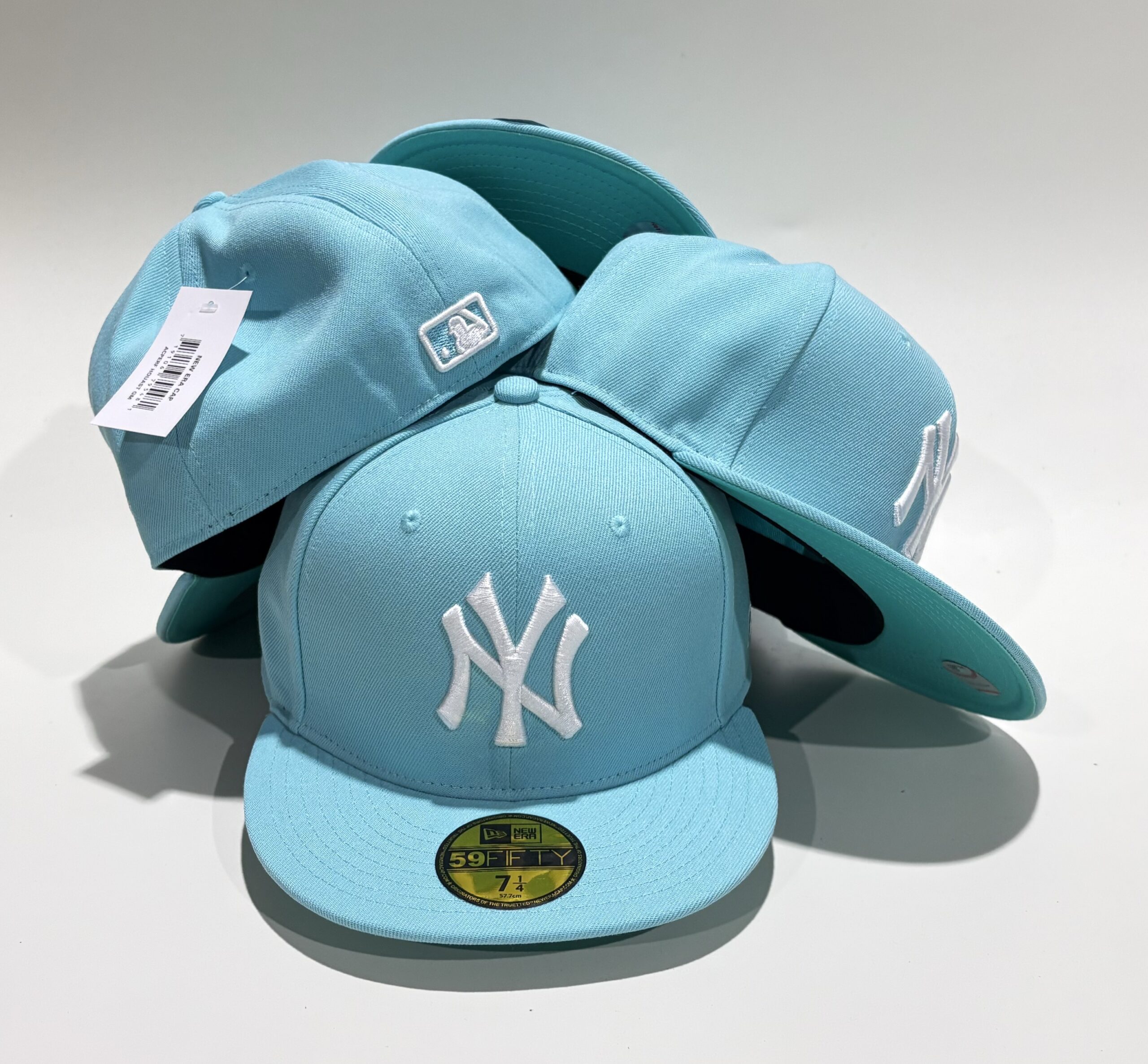 154 New York Yankees CCAA2601-01-154 AA Classic Fitted Cap 154 USD8.48 - Image 1