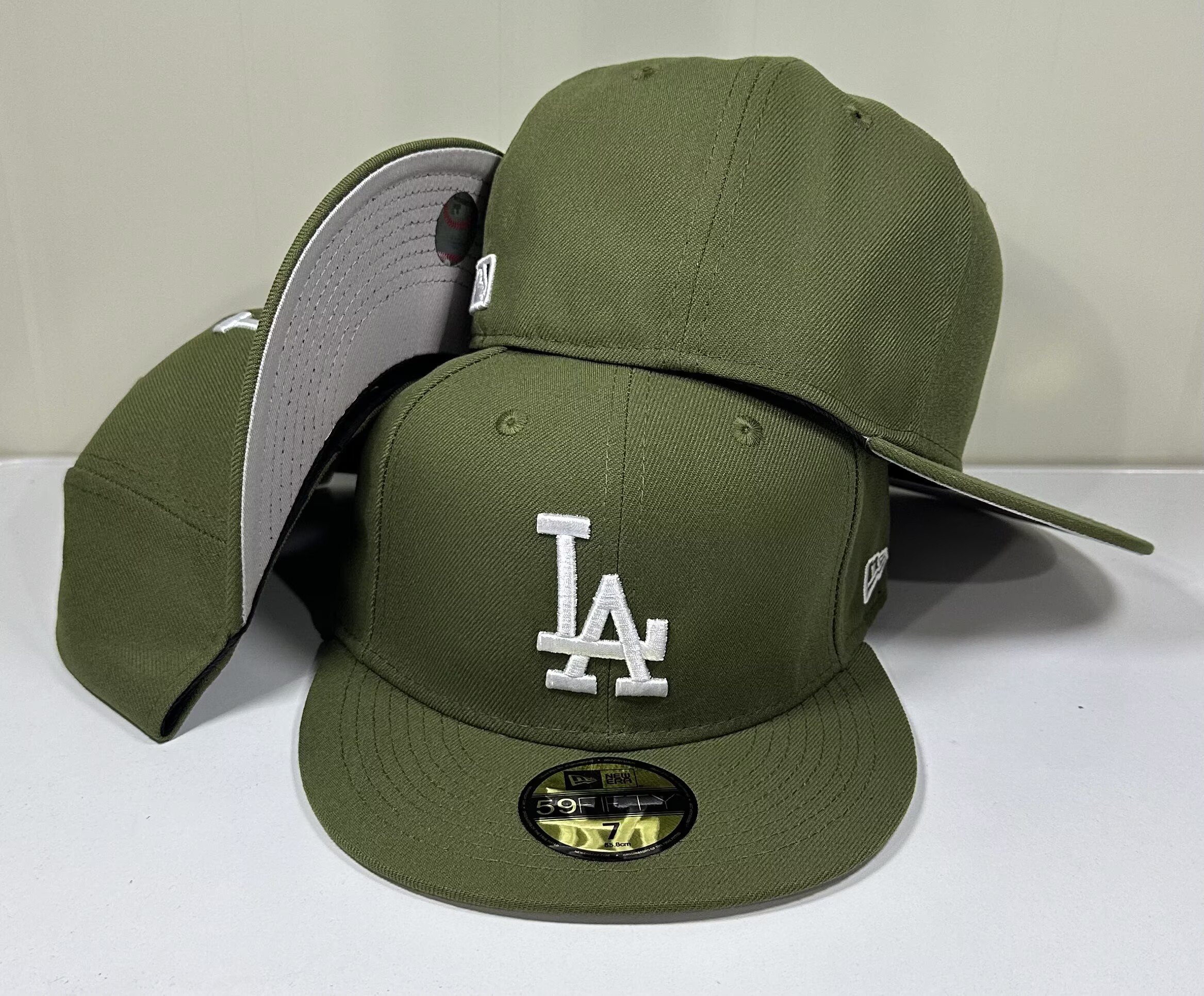 157 Los Angeles Dodgers CCAA2601-02-157 AA Classic Fitted Cap 157 USD8.48 - Image 1