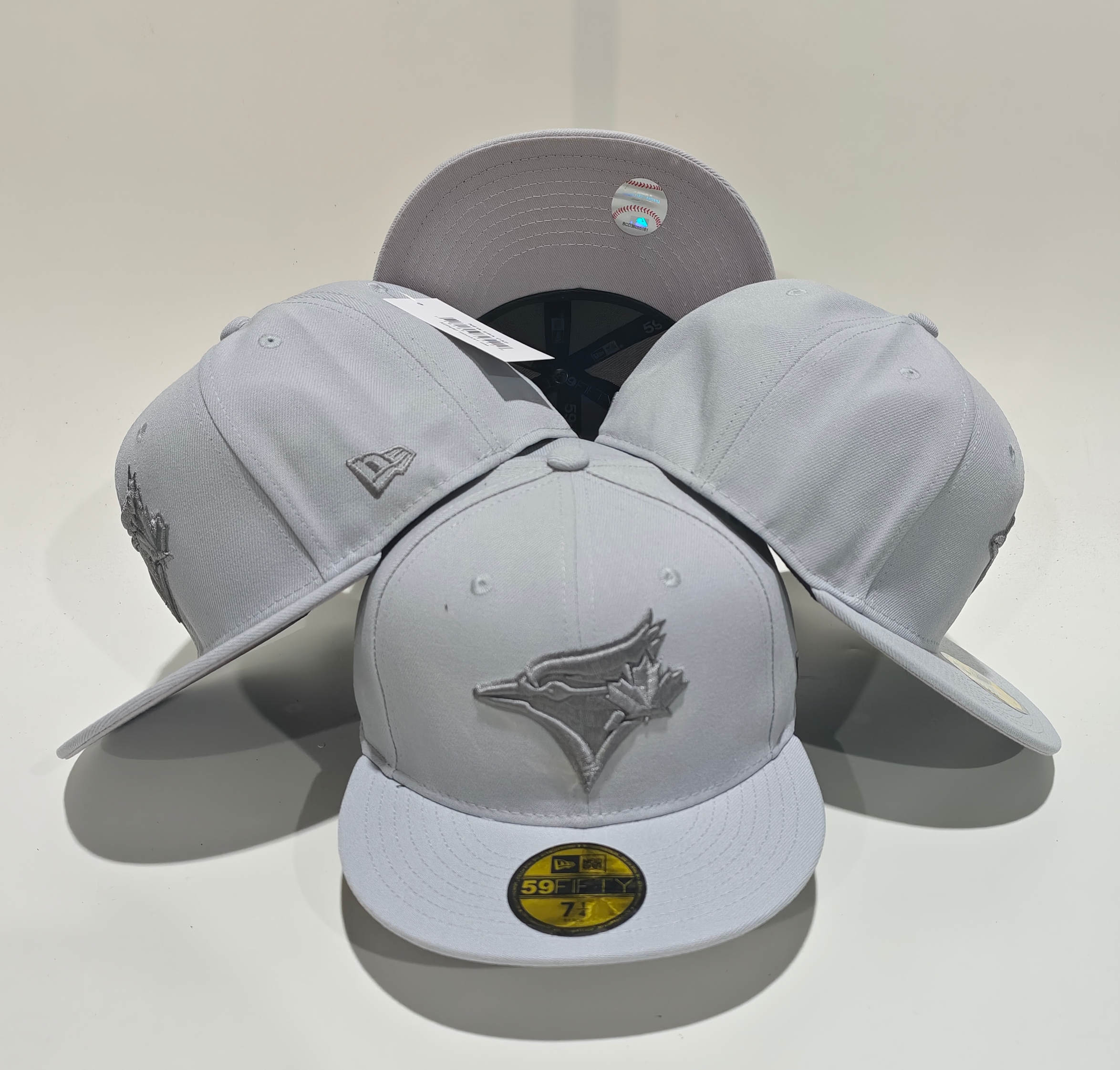 107 Toronto Blue Jays CCAA2601-04-107 AA Classic Fitted Cap 107 USD8.48 - Image 1