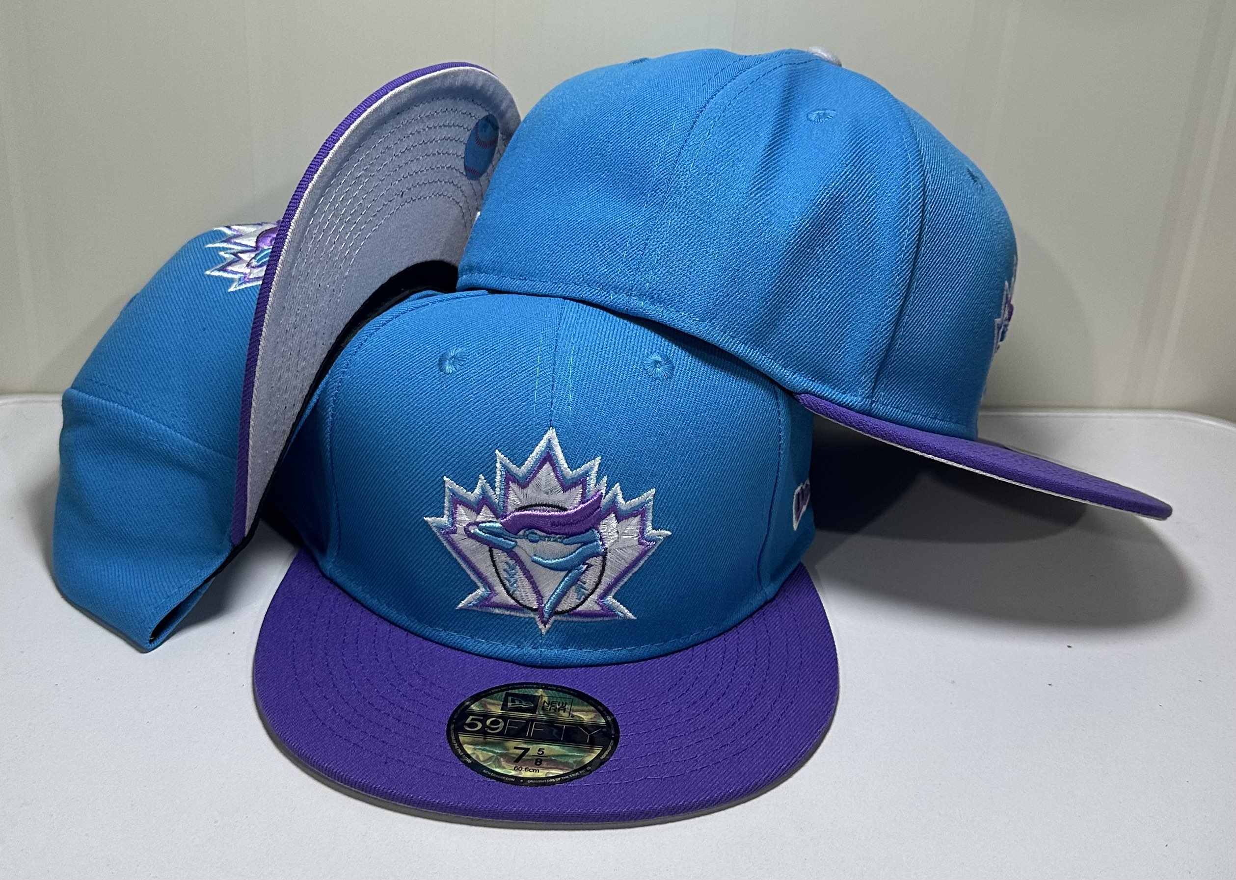 109 Toronto Blue Jays CCAA2601-04-109 AA Classic Fitted Cap 109 USD8.48 - Image 1