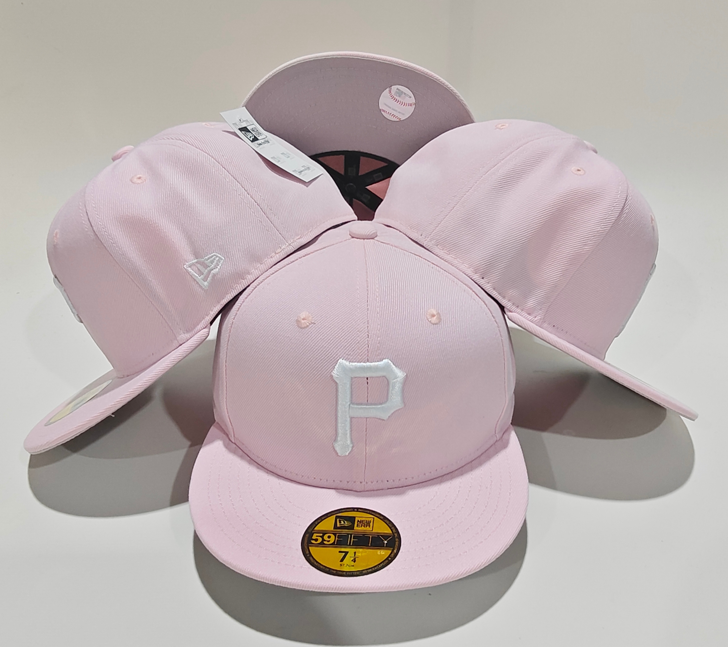151 Pittsburgh Pirates CCAA2601-25-151 AA Classic Fitted Cap 151 USD8.48 - Image 1