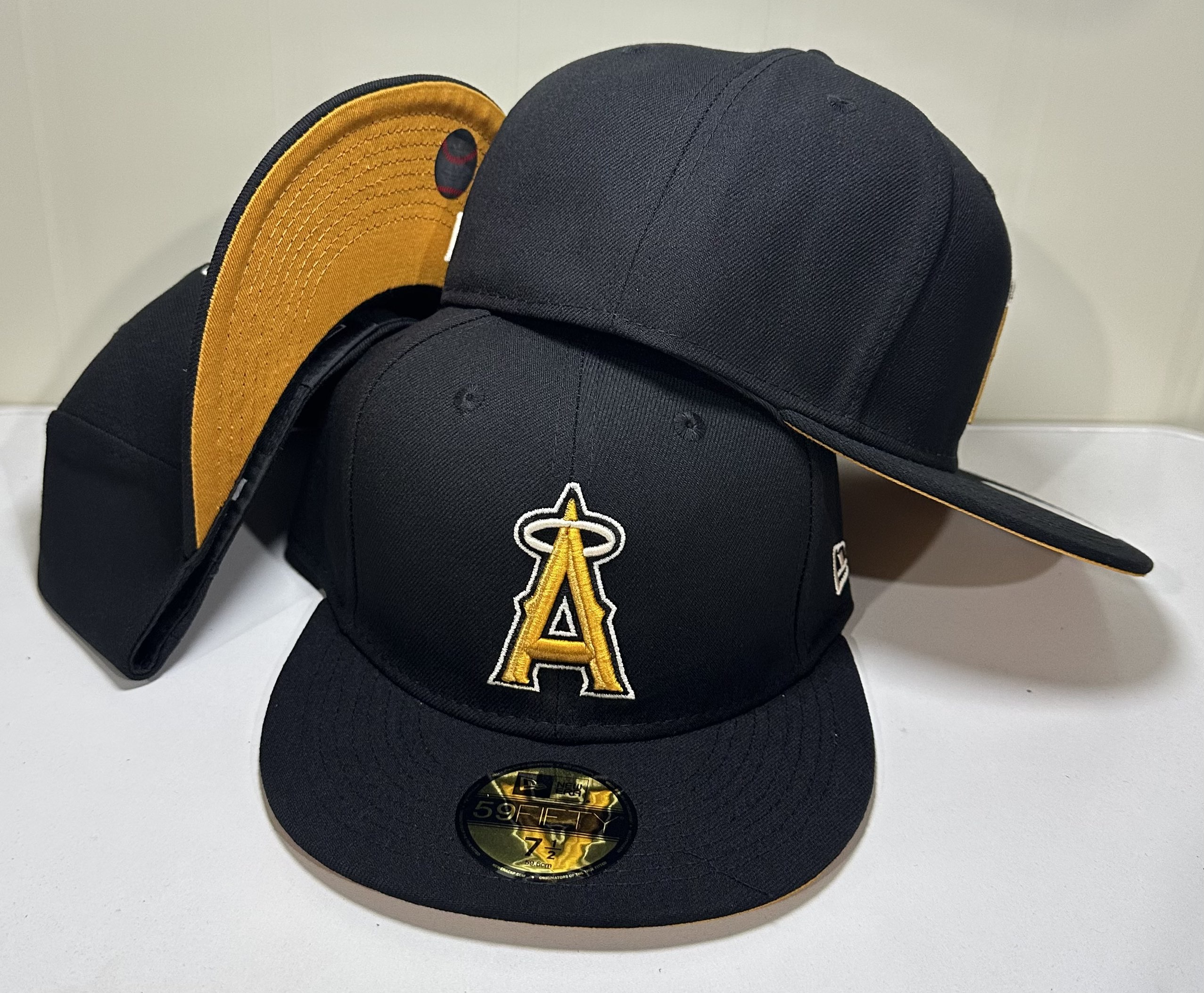 156 Los Angeles Angels of Anaheim CCAA2601-015-156 AA Classic Fitted Cap 156 USD8.48 - Image 1