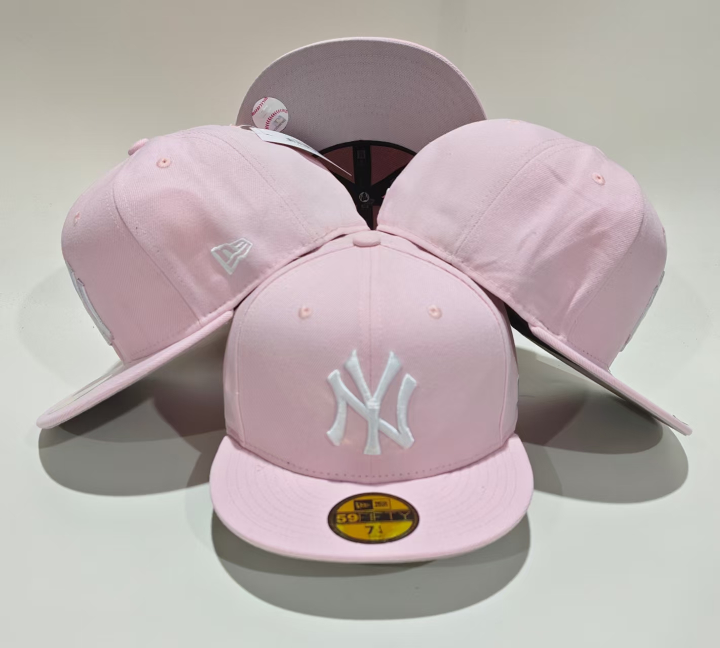 158 New York Yankees CCAA2601-01-158 AA Classic Fitted Cap 158 USD8.48 - Image 1
