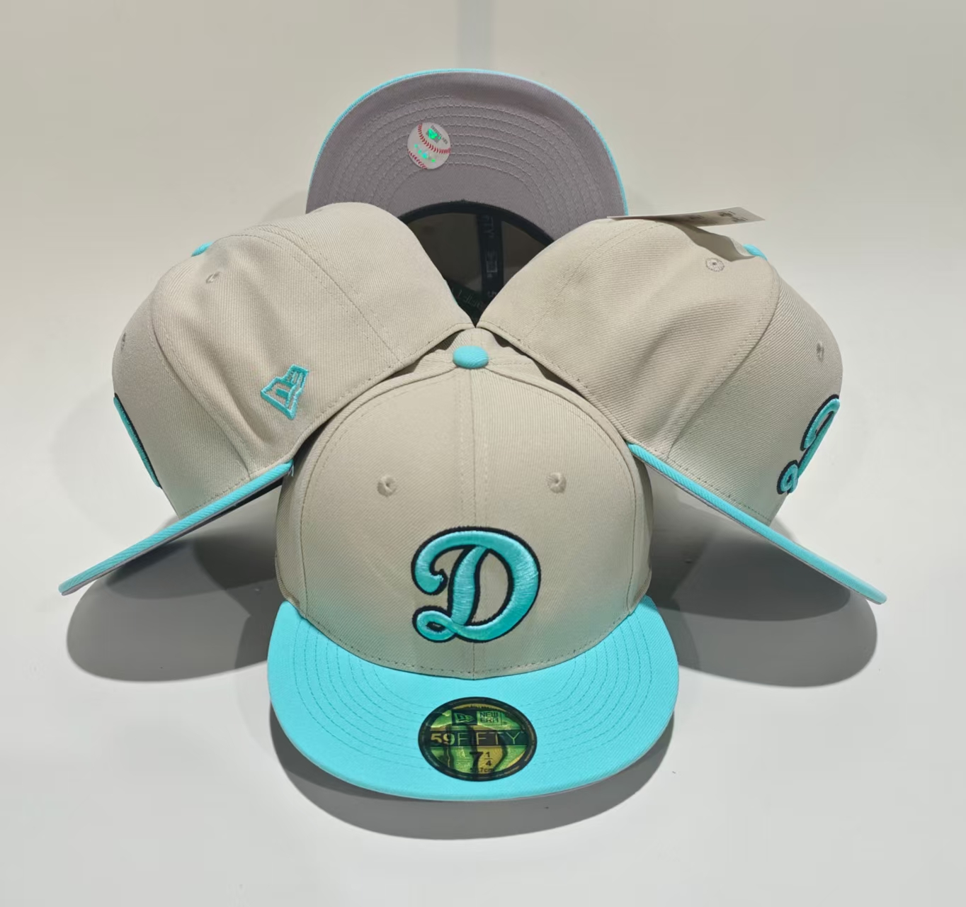169 Los Angeles Dodgers CCAA2601-02-169 AA Classic Fitted Cap 169 USD8.98 - Image 1