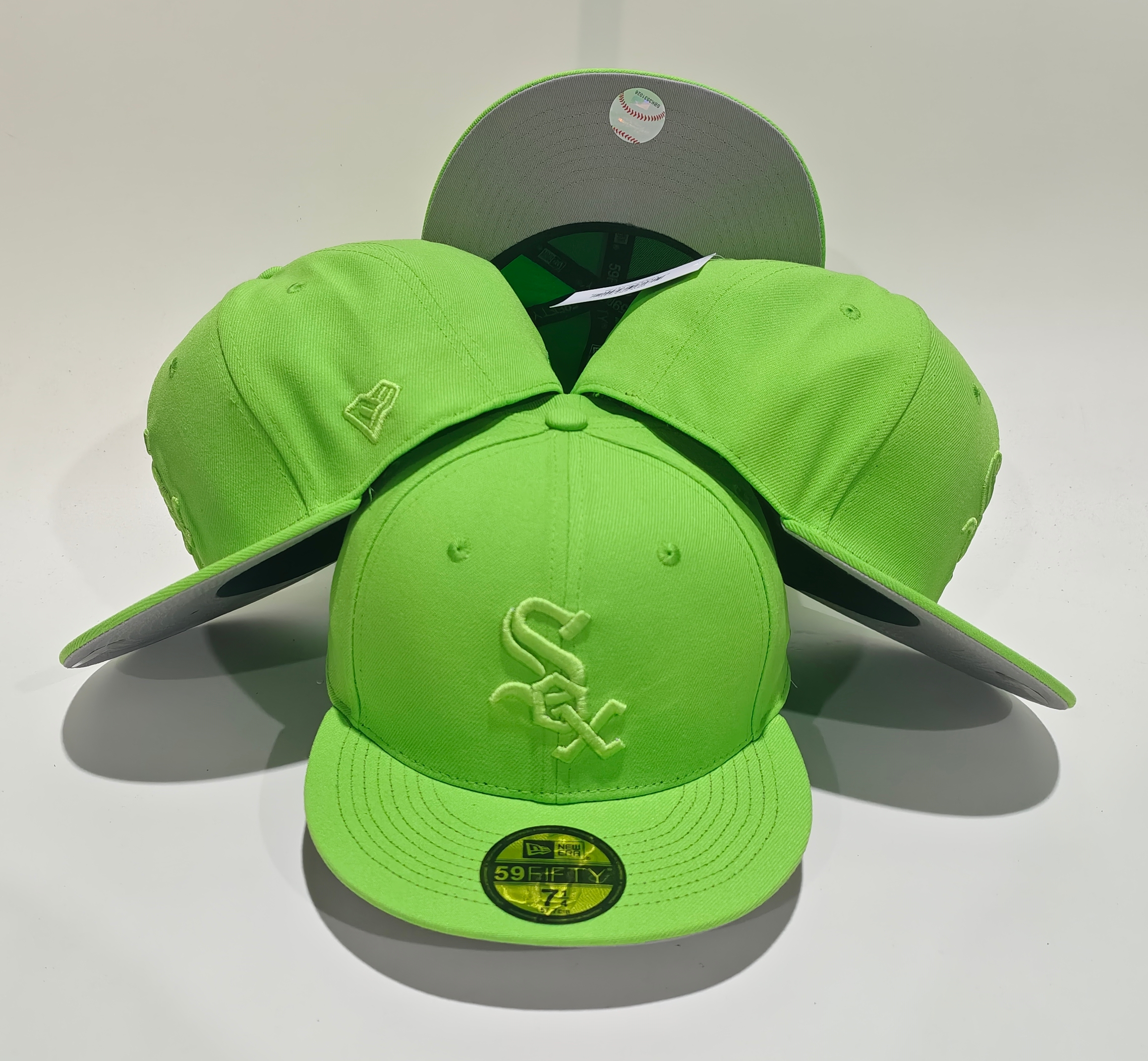 205 Chicago White Sox CCAA2601-03-205 AA Classic Fitted Cap 205 USD8.48 - Image 1