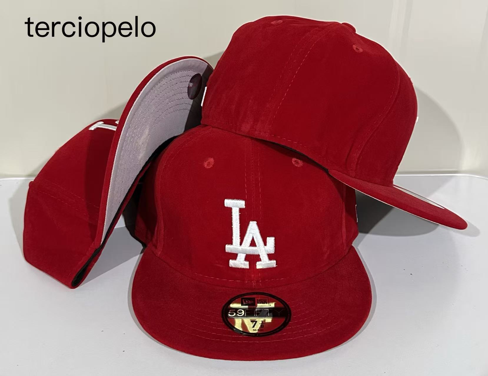 208 Los Angeles Dodgers CCAA2601-02-166 AA Classic Fitted Cap 166 USD8.98 - Image 1