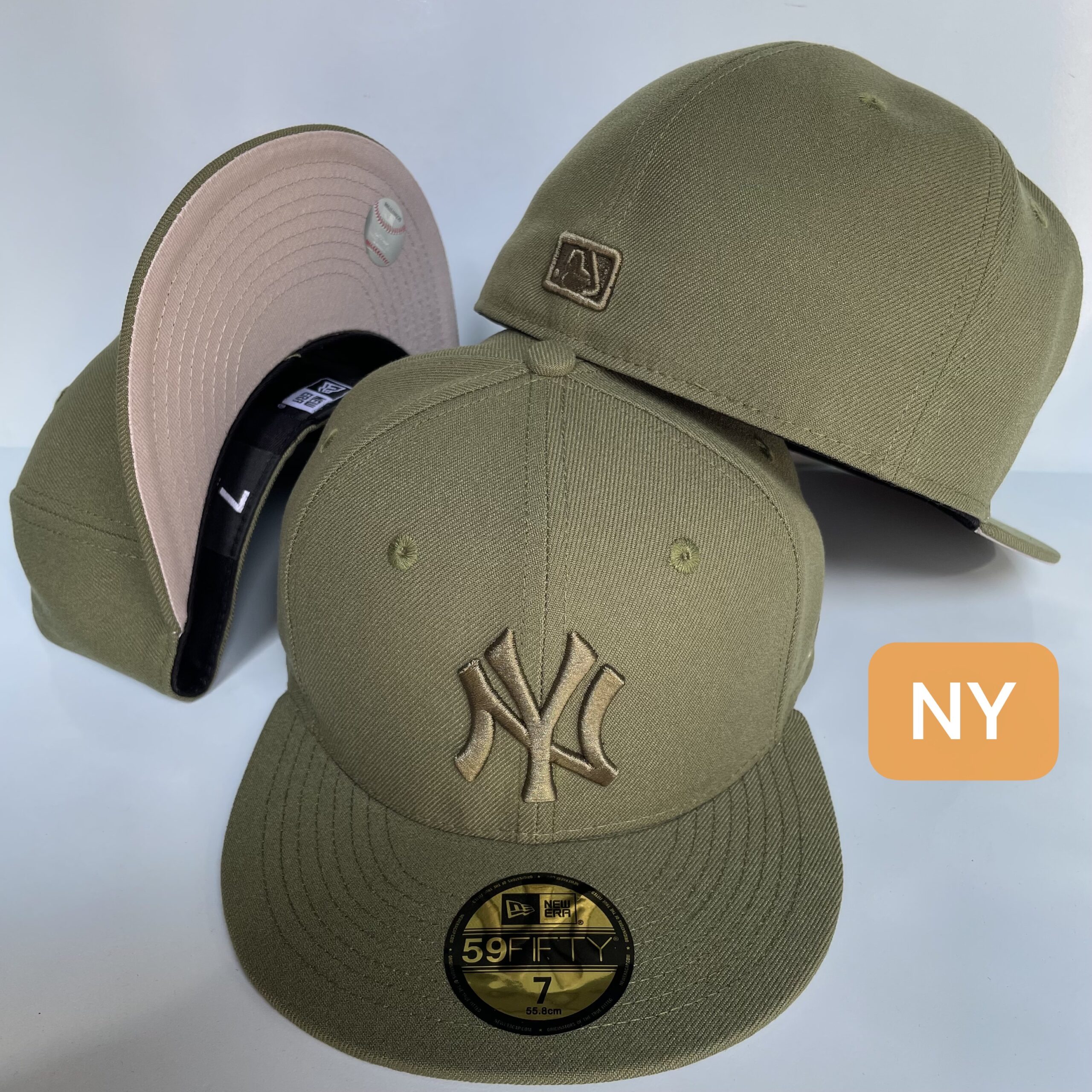 58 New York Yankees CCAA2601-01-131 AA Classic Fitted Cap 131 USD8.48 - Image 1