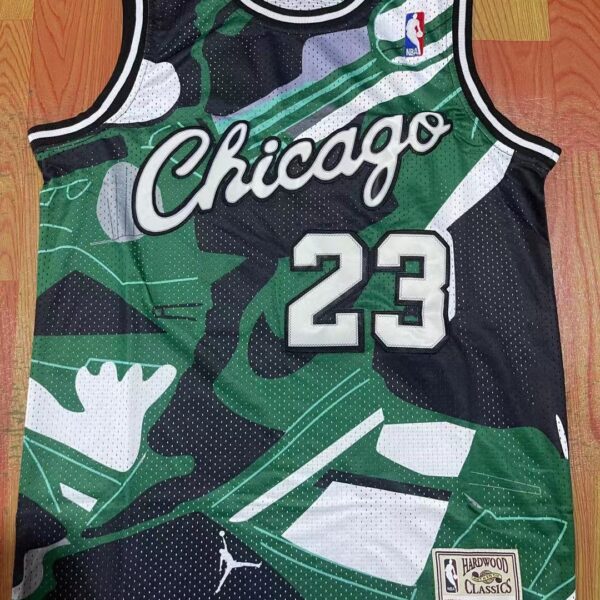 NBAJE2601-02-122 Chicago Bulls Basketball Jersey 122 USD12.98