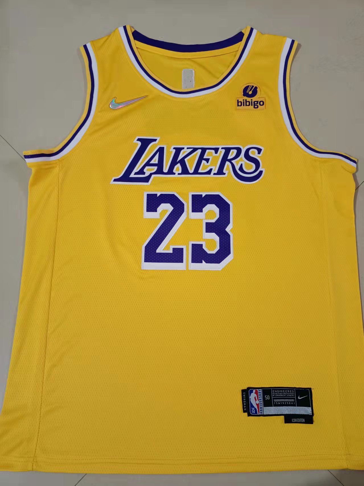 23#黄01.jpg NBAJE2601-01-270 Los Angeles Lakers Basketball Jersey 270 USD12.98 - Image 1