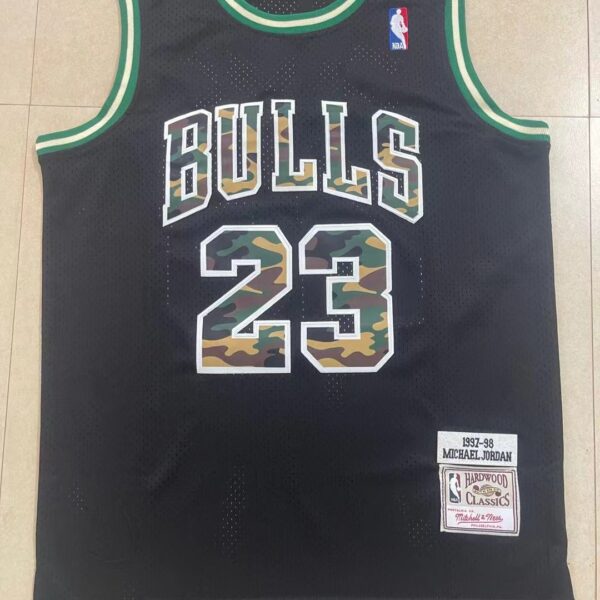 NBAJE2601-02-114 Chicago Bulls Basketball Jersey 114 USD12.98