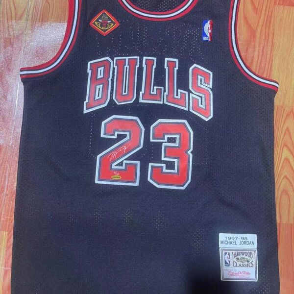 NBAJE2601-02-118 Chicago Bulls Basketball Jersey 118 USD12.98