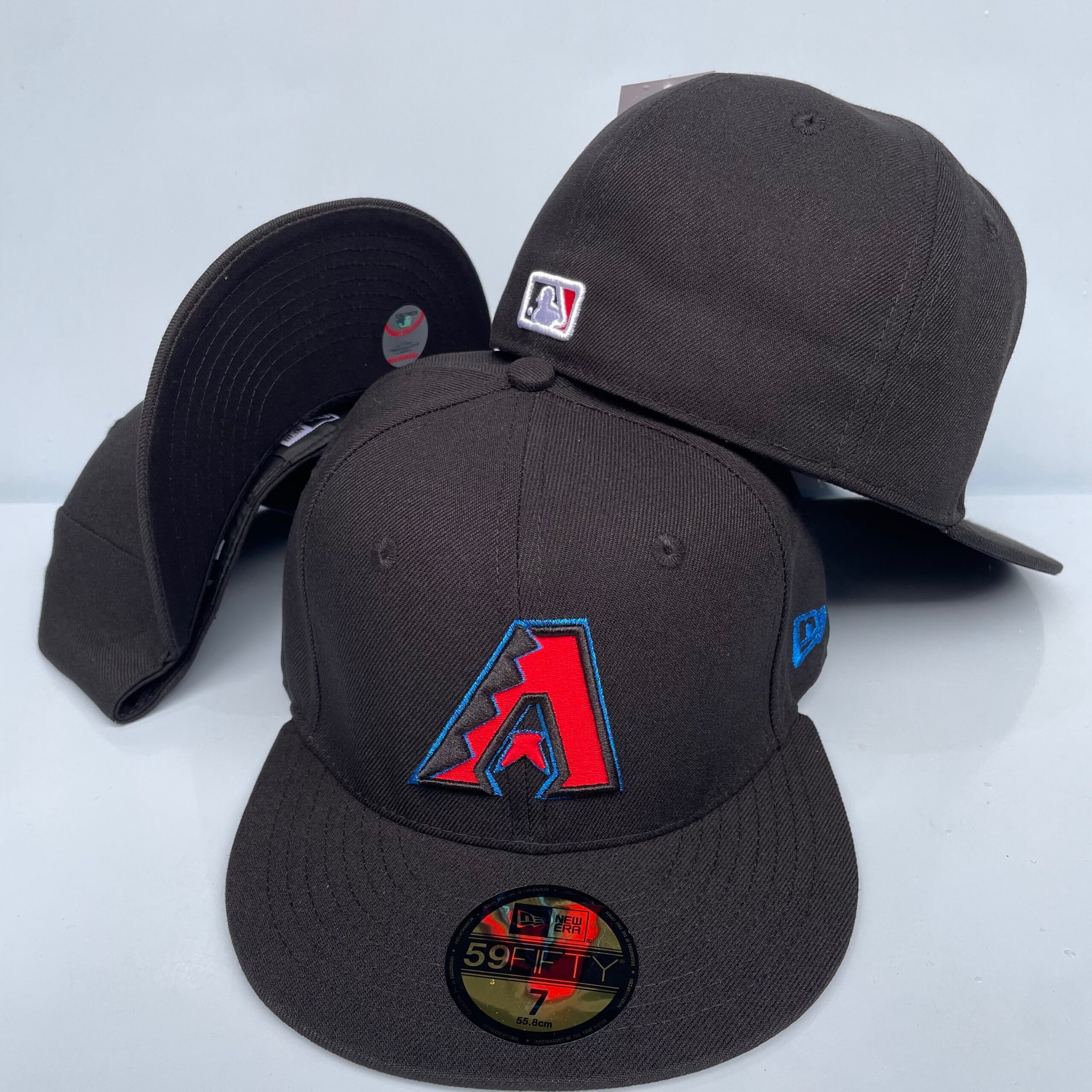 52 Arizona Diamondbacks CCAA2601-30-052 AA Classic Fitted Cap 052 USD8.48 - Image 1