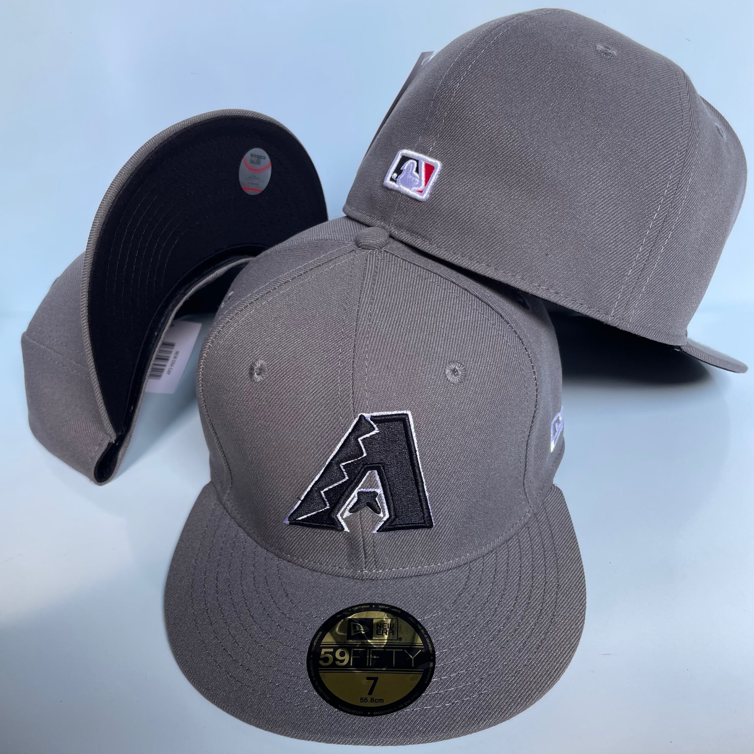 54 Arizona Diamondbacks CCAA2601-30-054 AA Classic Fitted Cap 054 USD8.48 - Image 1