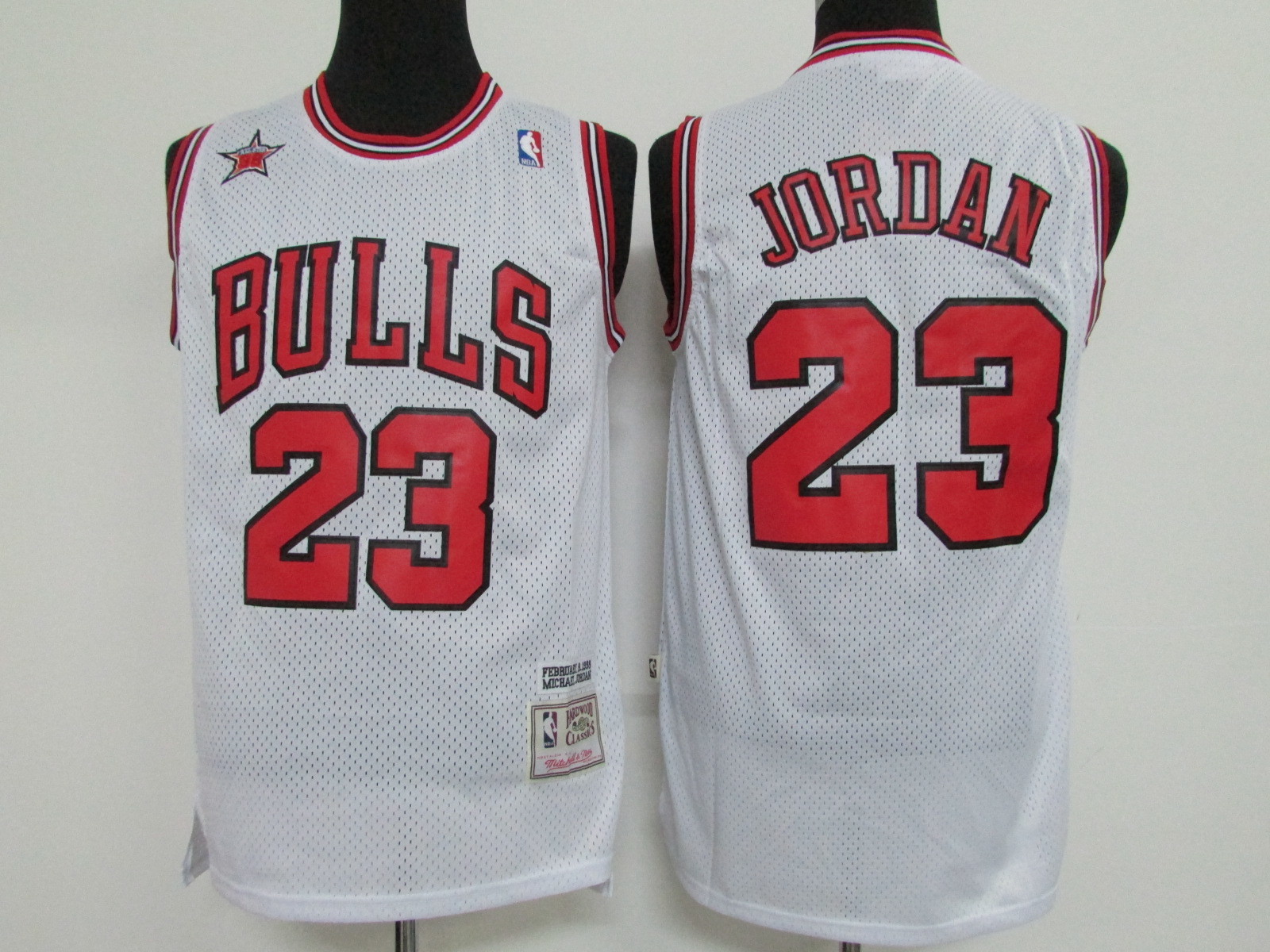 63.jpg NBAJE2601-02-031-6 Chicago Bulls Basketball Jersey 031-6 USD12.98 - Image 1