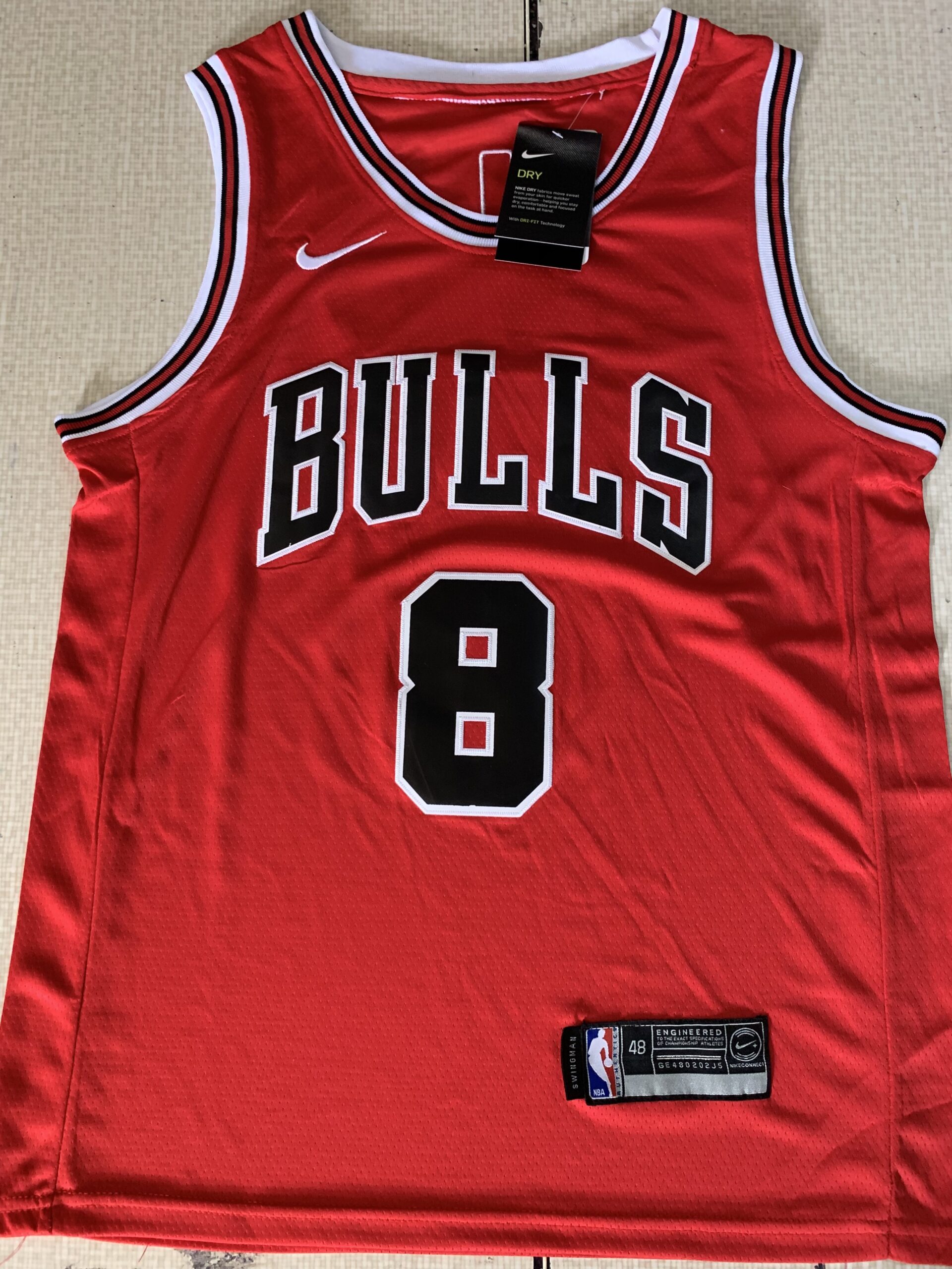 IMG_0992.JPG NBAJE2601-02-041 Chicago Bulls Basketball Jersey 041 USD12.98 - Image 1
