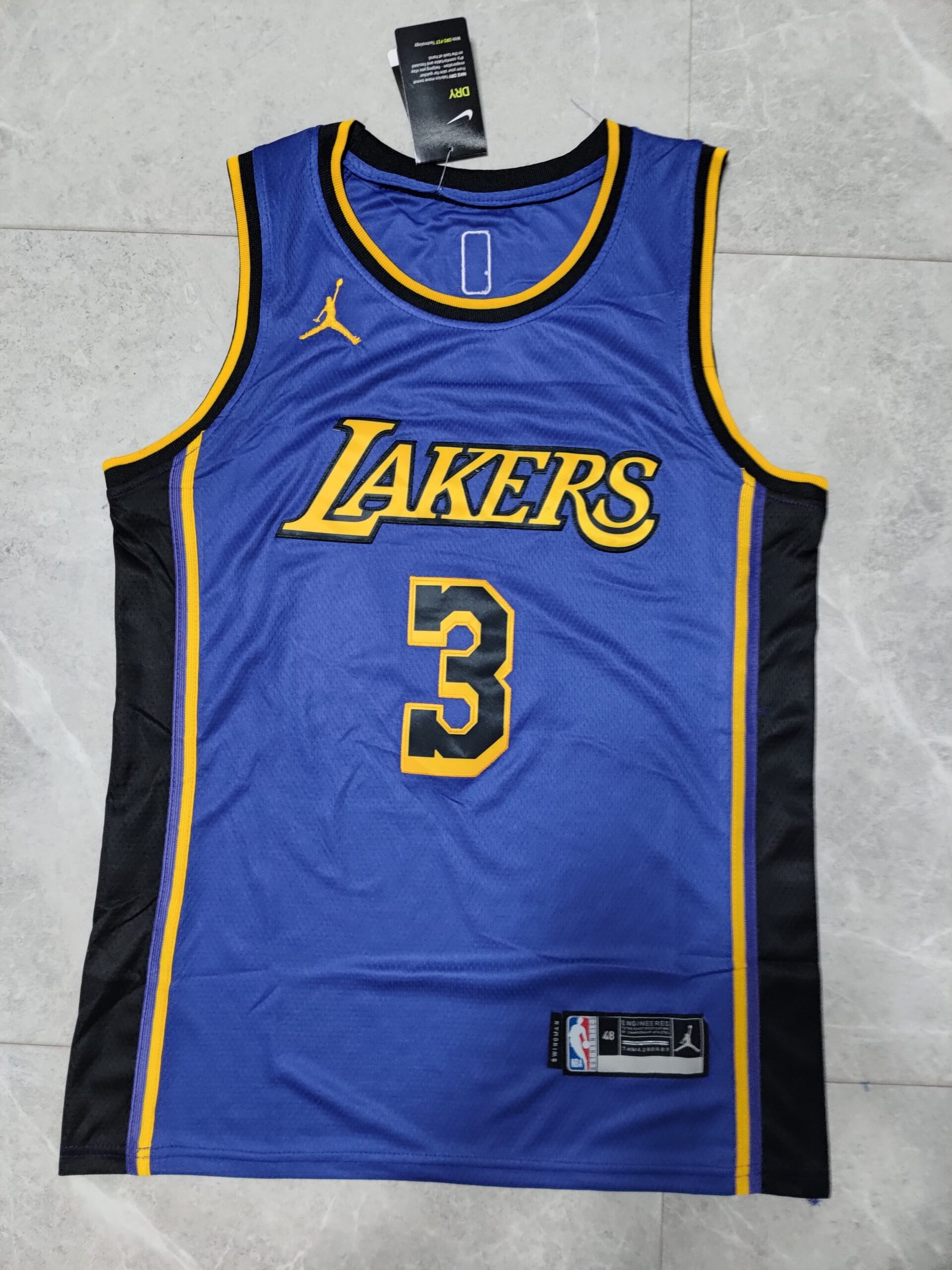 P21027-211203.jpg NBAJE2601-01-016 Los Angeles Lakers Basketball Jersey 016 USD12.98 - Image 1