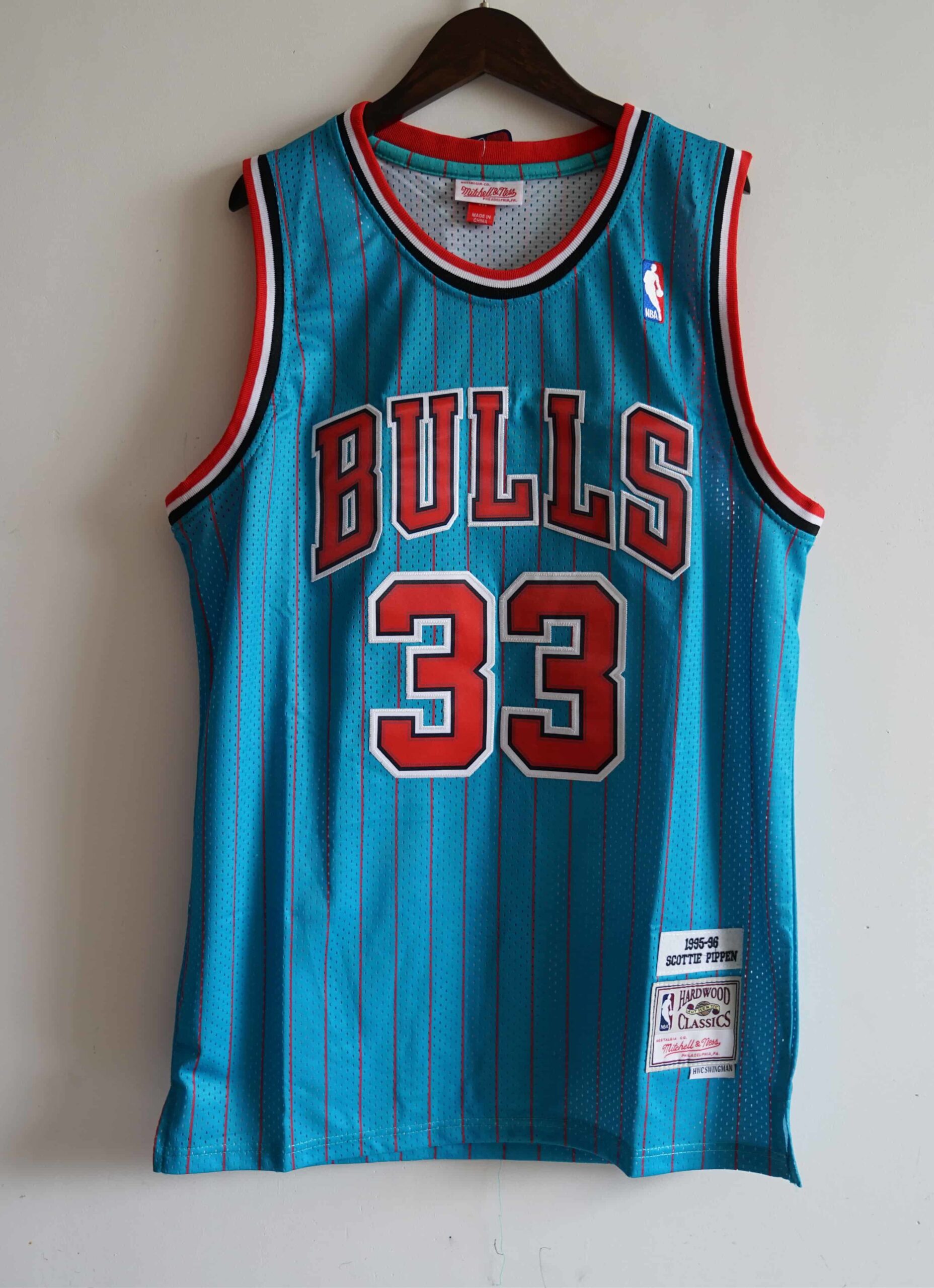 aa7ea034.jpg NBAJE2601-02-051 Chicago Bulls Basketball Jersey 051 USD12.98 - Image 1